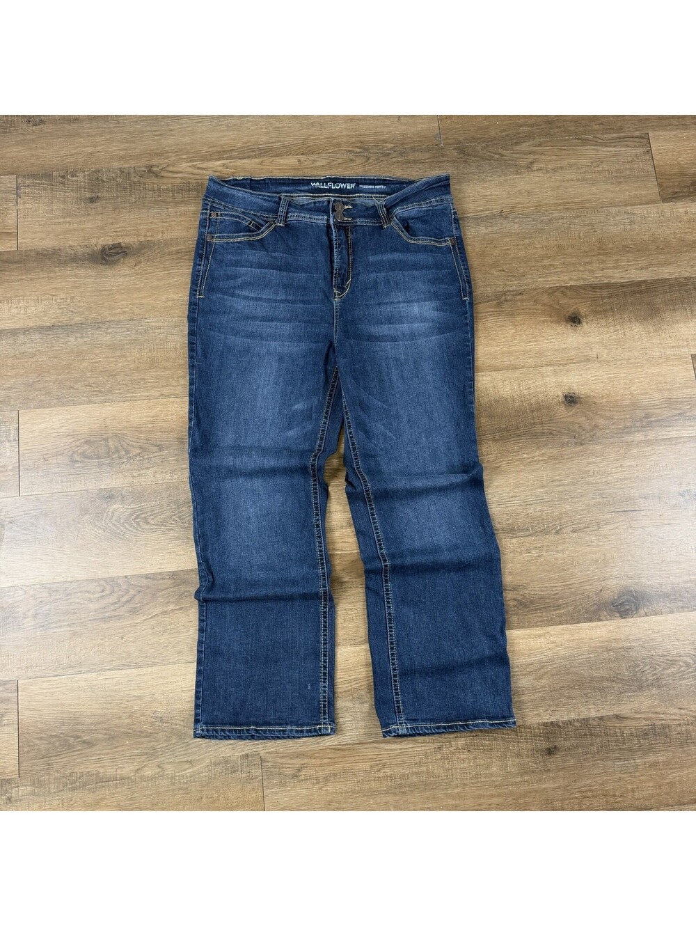 WallFlower Luscious Curvy Bootcut Jeans Women’s 20 Plus Blue Denim Embroidered
